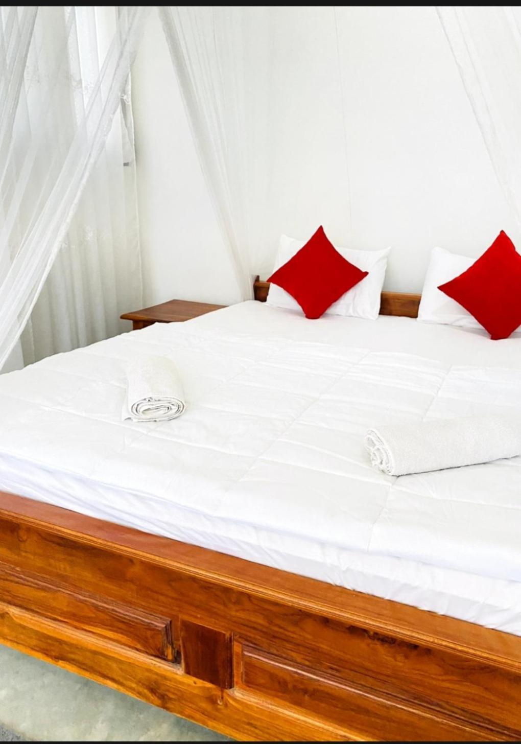 Blissful Haven Hotel เอลลา ภายนอก รูปภาพ
