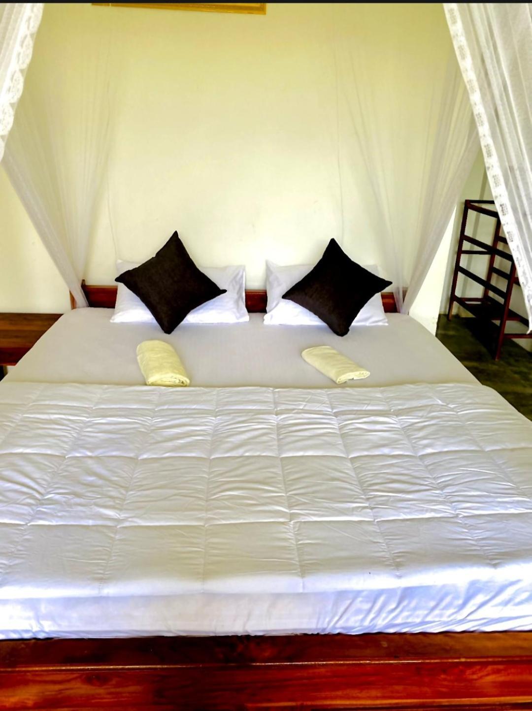 Blissful Haven Hotel เอลลา ภายนอก รูปภาพ
