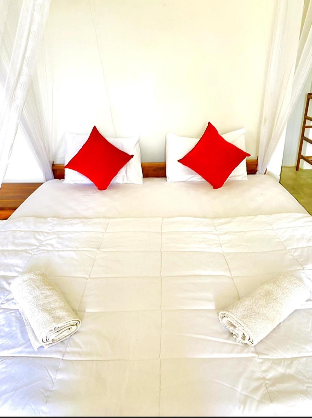Blissful Haven Hotel เอลลา ภายนอก รูปภาพ